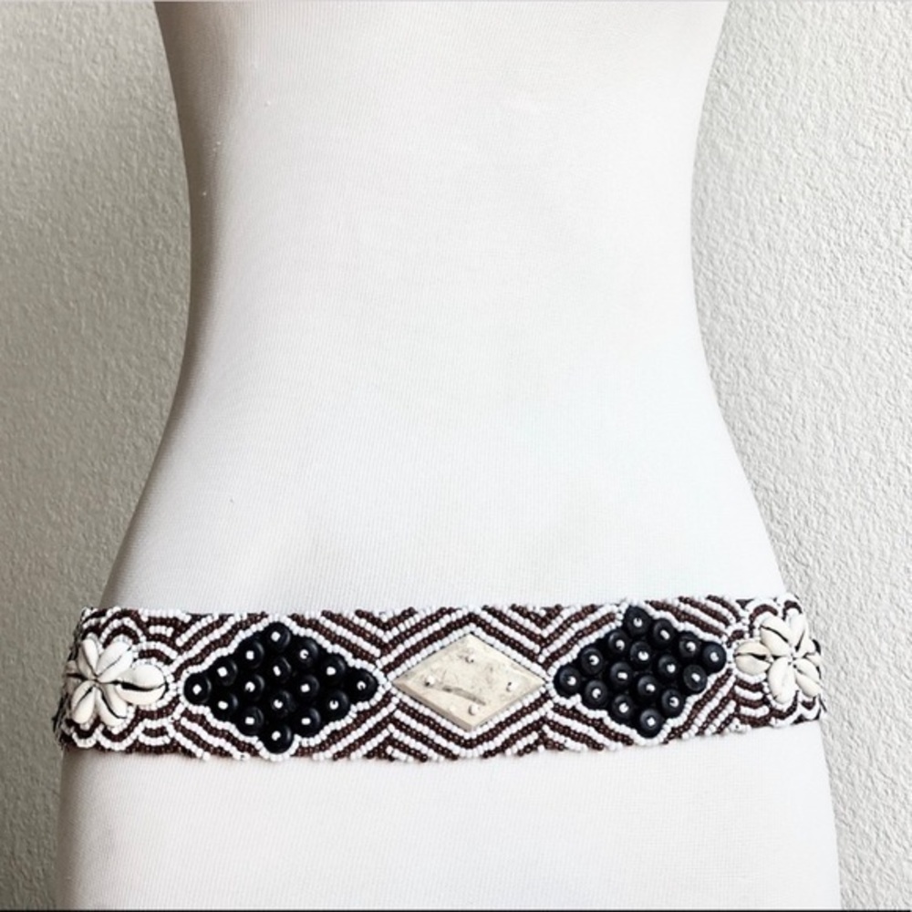 VINTAGE AFRICAN COWRIE BELT